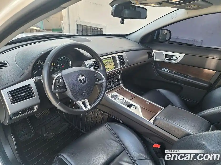 Jaguar XF 2014 2.0 гидро в Москве № 305209, фото 14
