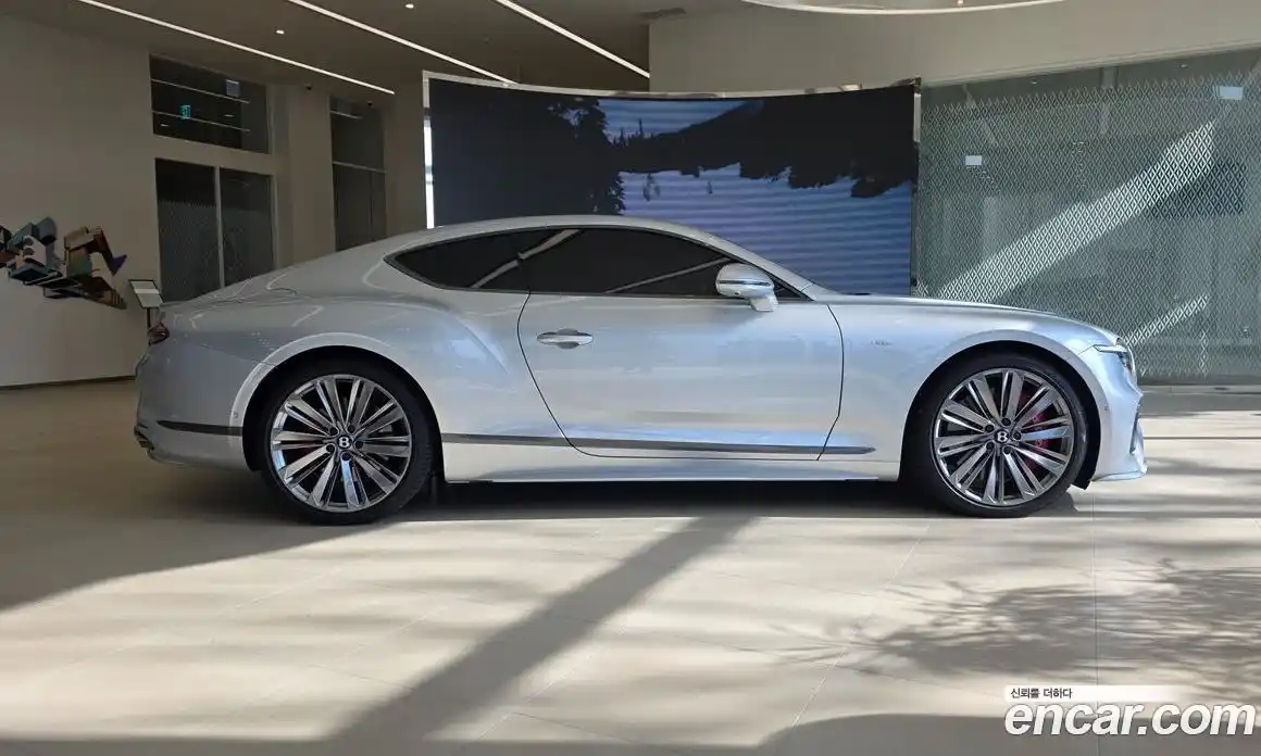 Bentley Continental 2025 4.0 гидро в Москве № 366378, фото 6