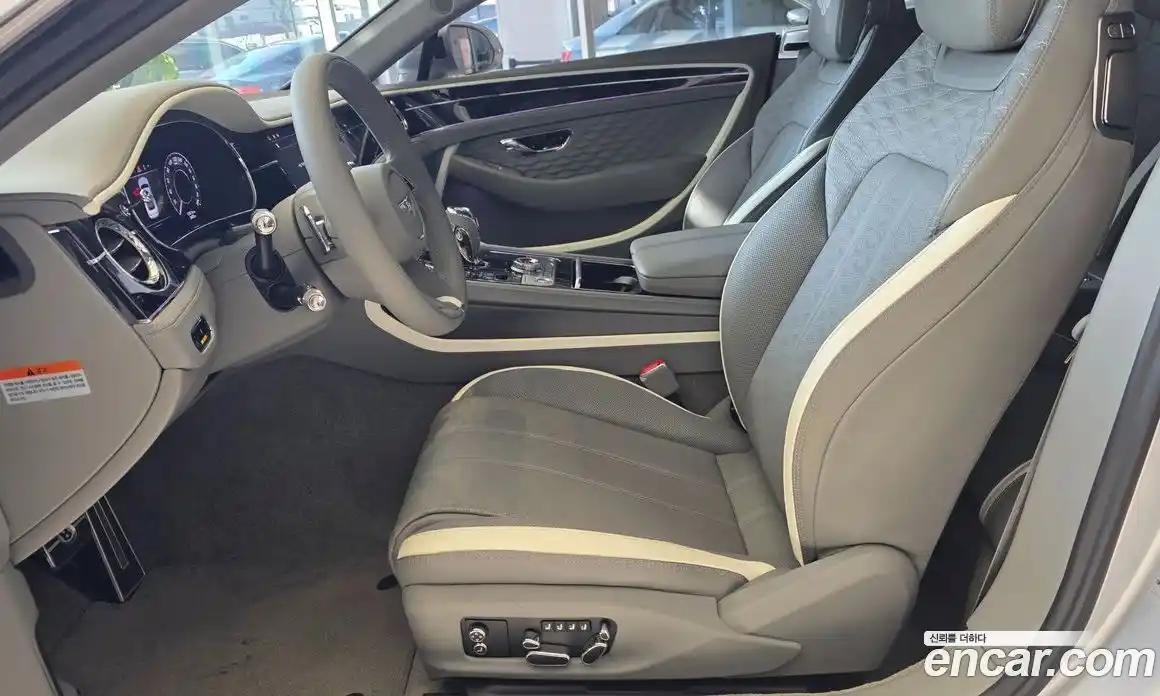 Bentley Continental 2025 4.0 гидро в Москве № 366378, фото 7