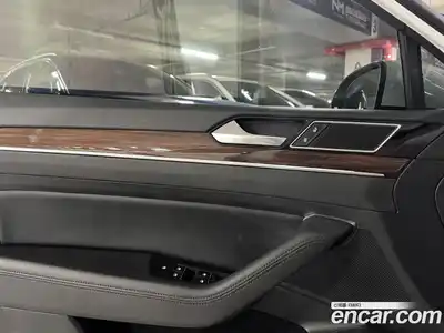 Volkswagen Passat 2018 2.0 гидро в Москве № 862377, миниатюра 12