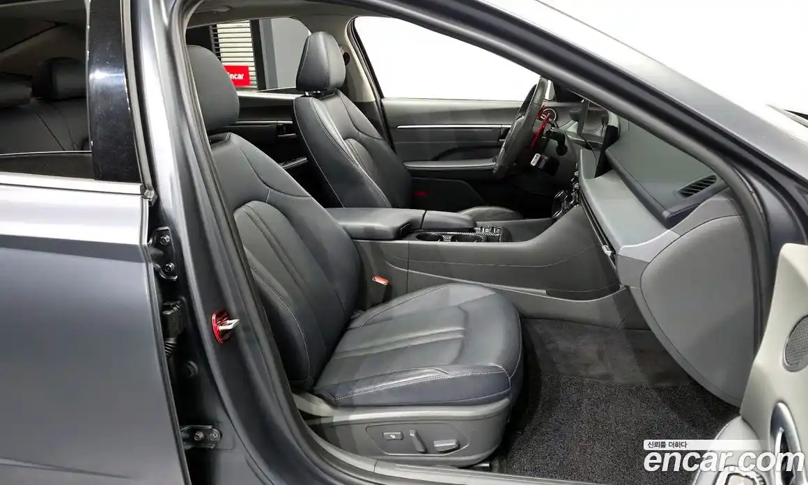 Hyundai Sonata 2023 1.6 Автомат в Москве № 1128211, фото 11