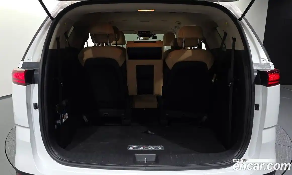 Kia Canival 2023 2.2 гидро в Москве № 1128583, фото 20
