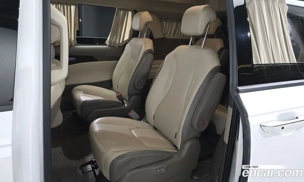 Kia Canival 2022 3.5 Автомат в Москве № 1128664, фото 11