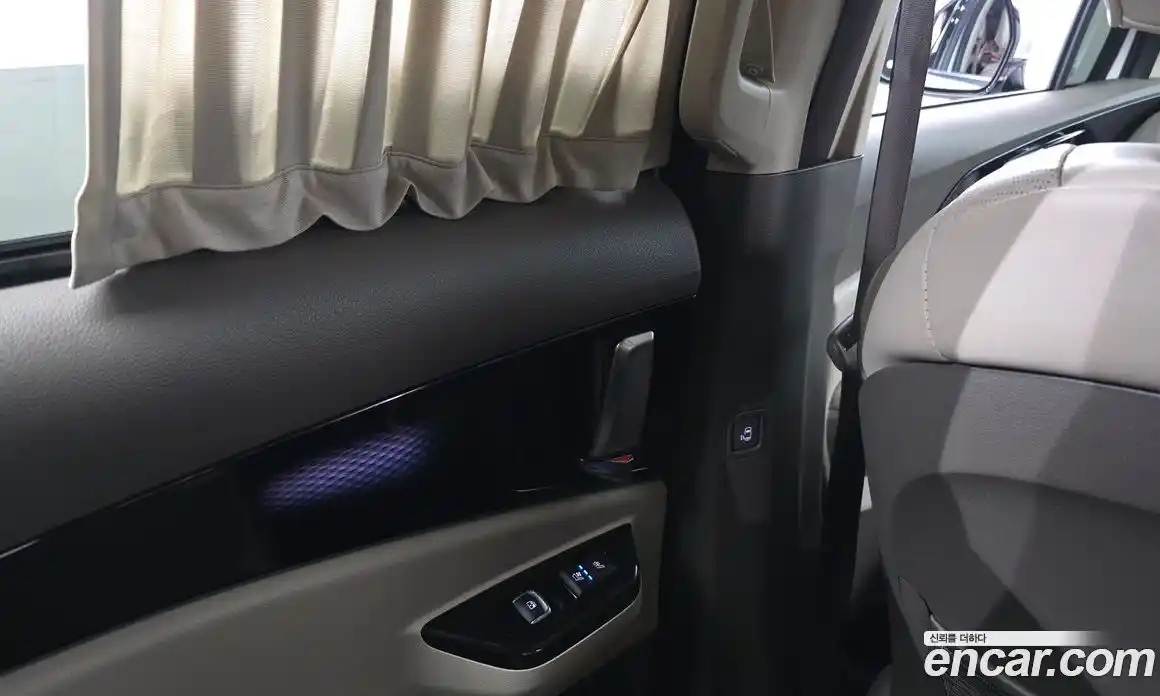 Kia Canival 2022 3.5 Автомат в Москве № 1128664, фото 19