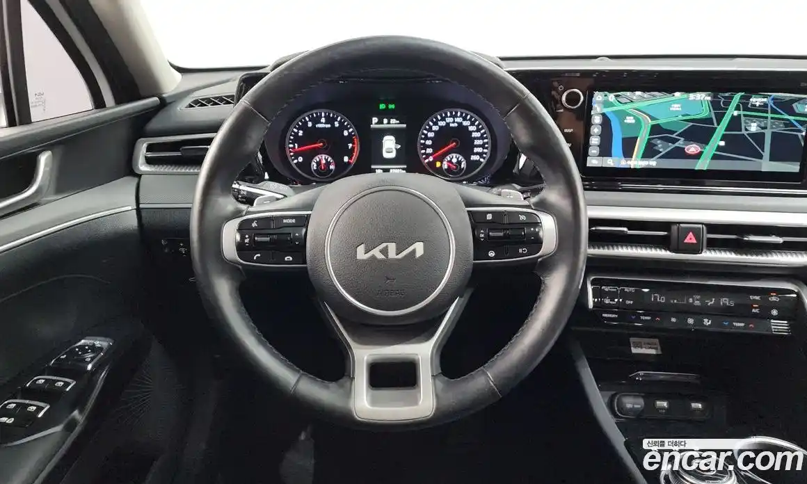 Kia K5 2022 2.0 гидро в Москве № 1128760, фото 13