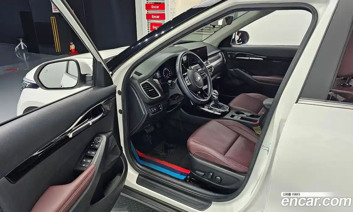 Kia Seltos 2021 1.6 Автомат в Москве № 1128931, фото 11