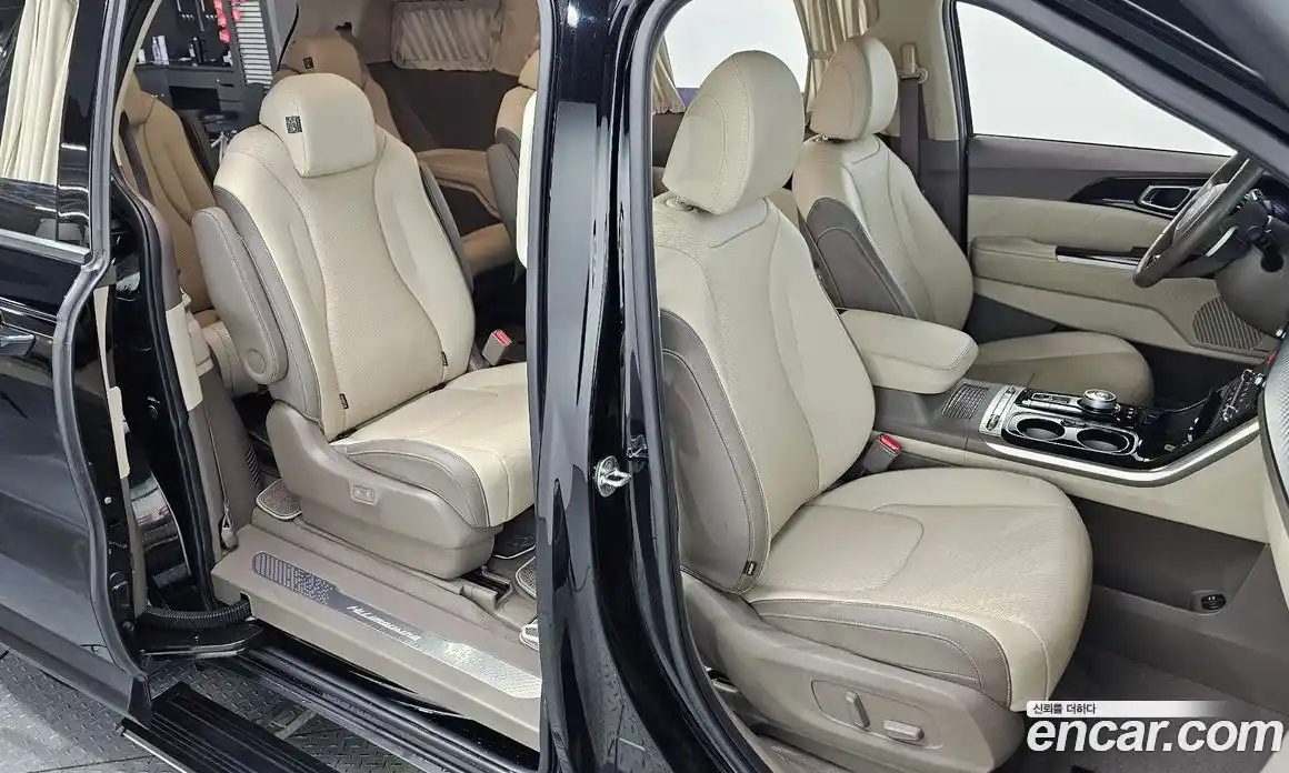 Kia Canival 2022 3.5 Автомат в Москве № 1128993, фото 11