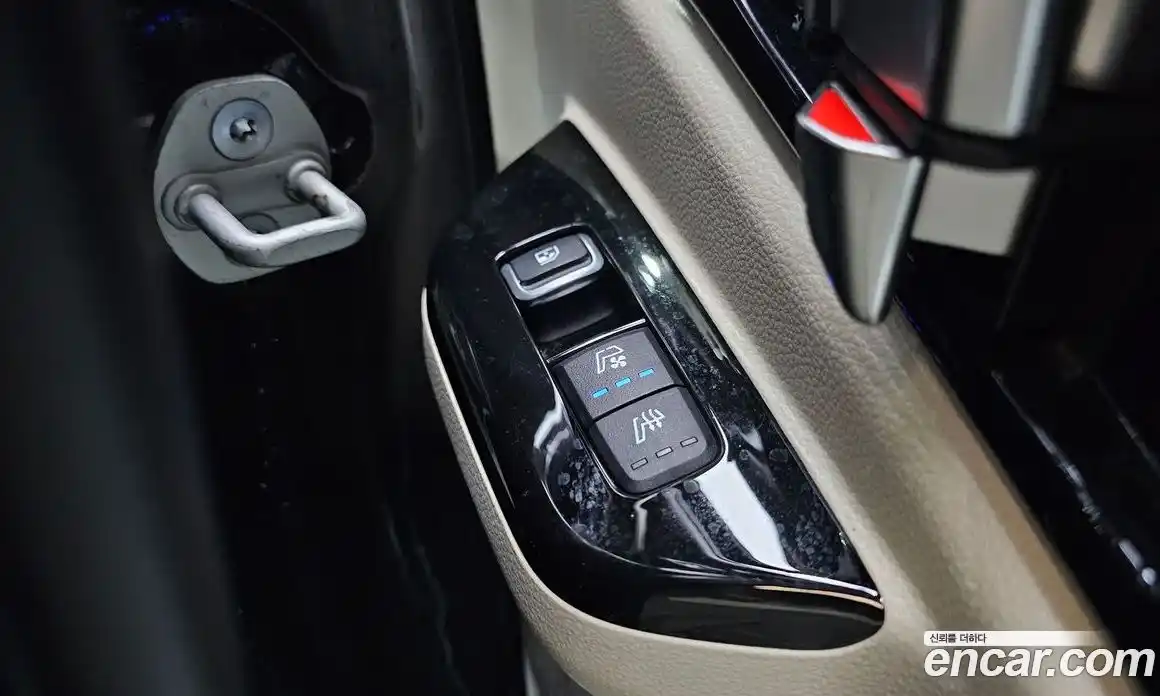 Kia Canival 2022 3.5 Автомат в Москве № 1128993, фото 18