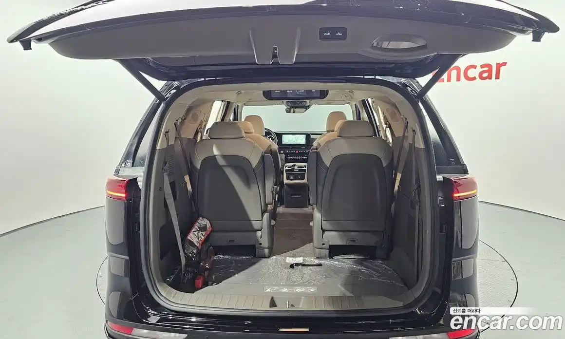 Kia Canival 2022 3.5 Автомат в Москве № 1128993, фото 20