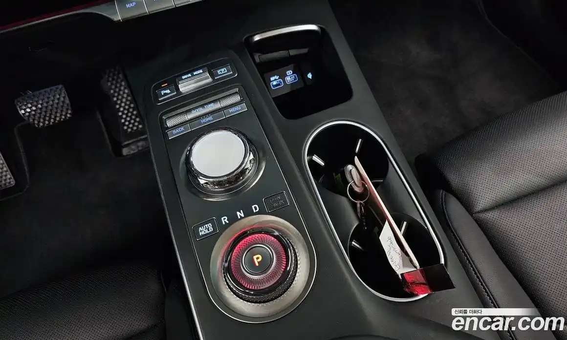 Genesis GV70 2024 2.5 Автомат в Москве № 1129136, фото 9