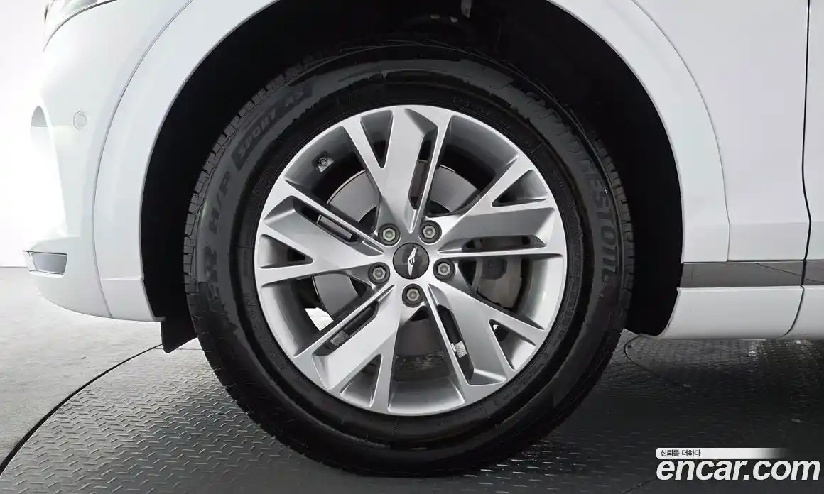 Genesis GV70 2022 2.5 Автомат в Москве № 1129149, фото 5