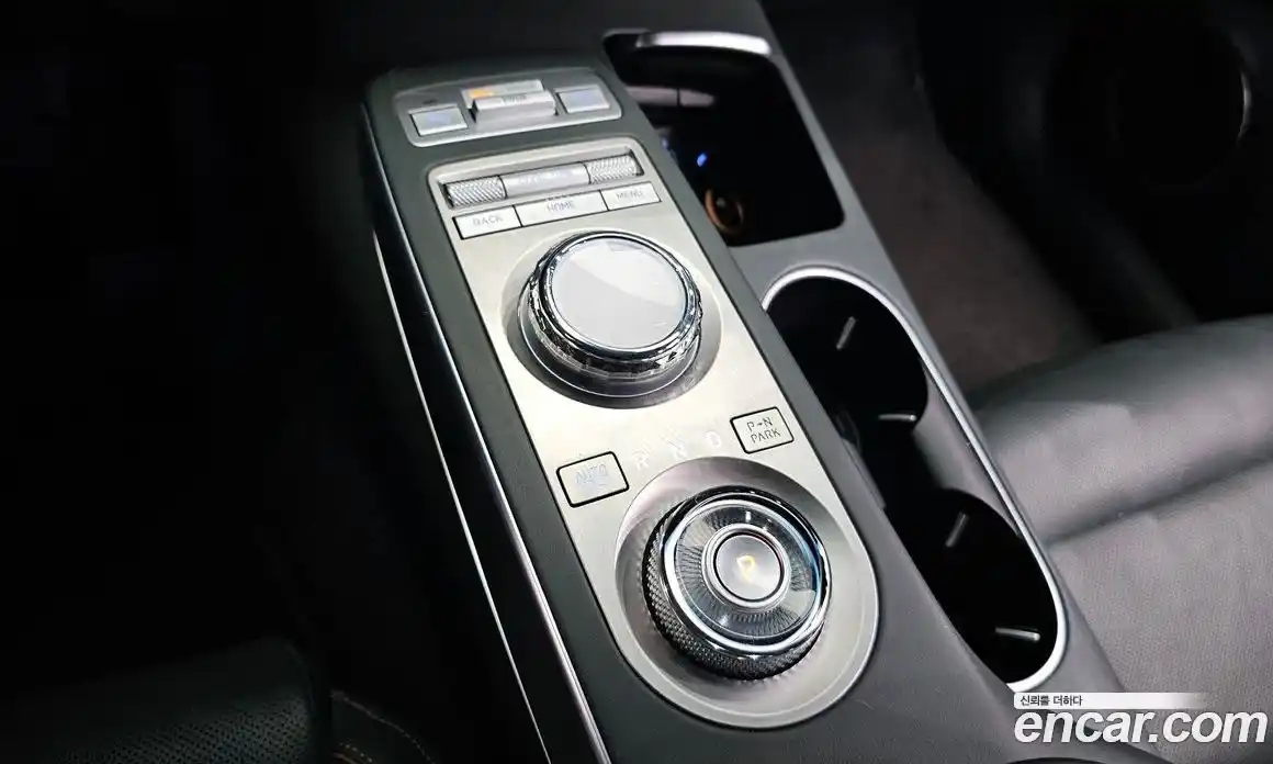 Genesis GV70 2024 2.5 Автомат в Москве № 1129194, фото 9