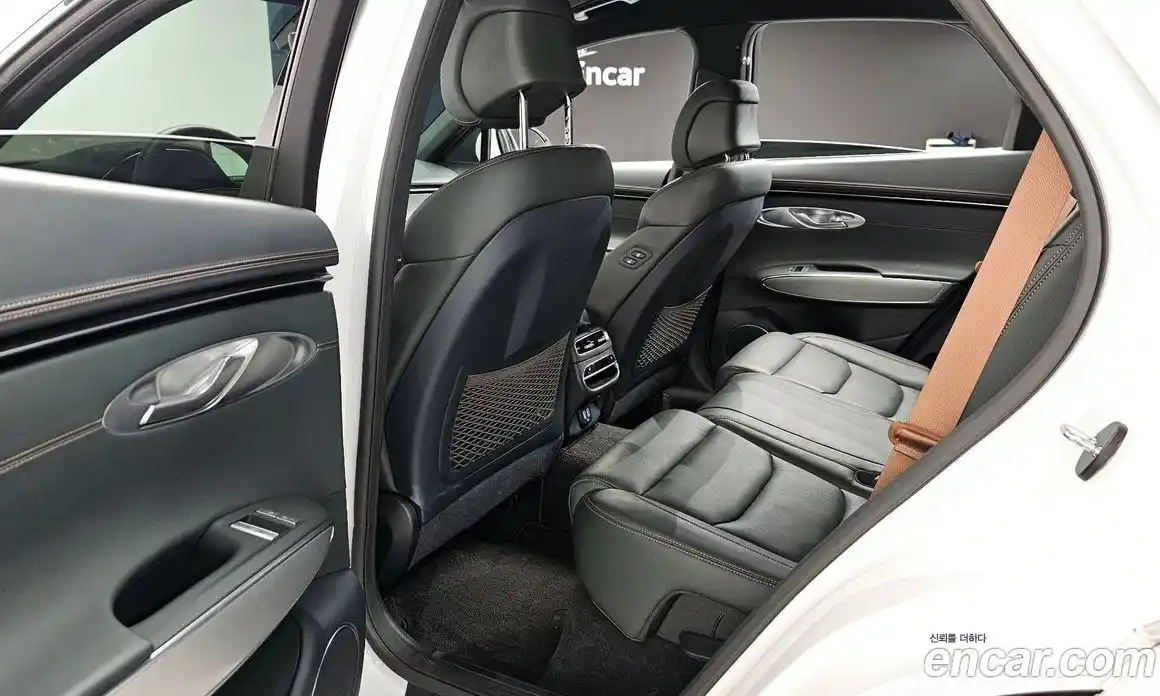 Genesis GV70 2024 2.5 Автомат в Москве № 1129194, фото 10