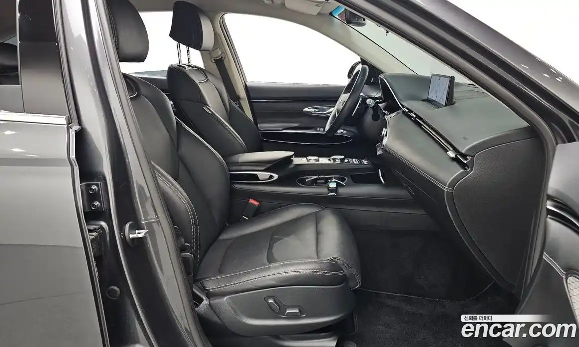 Genesis GV70 2021 2.5 Автомат в Москве № 1129299, фото 10