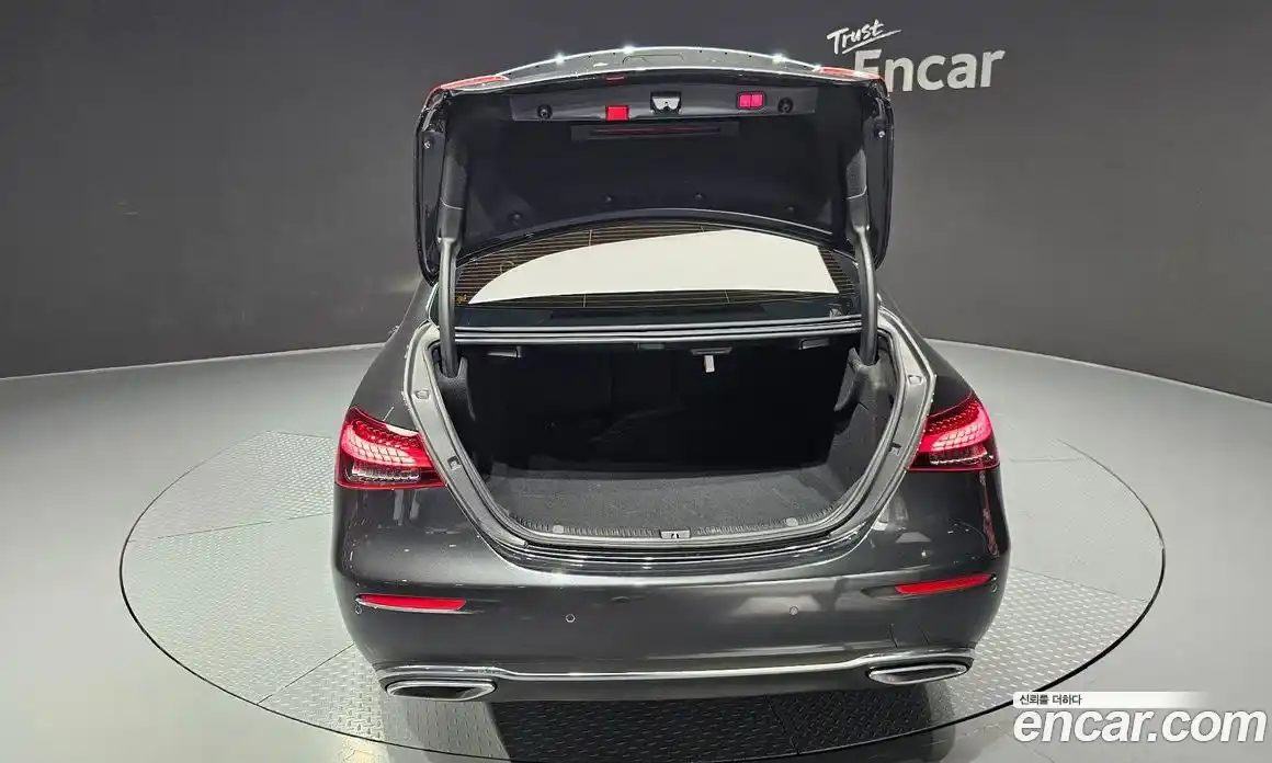 Mercedes-Benz E-Class 2021 2.0 гидро, фото 20