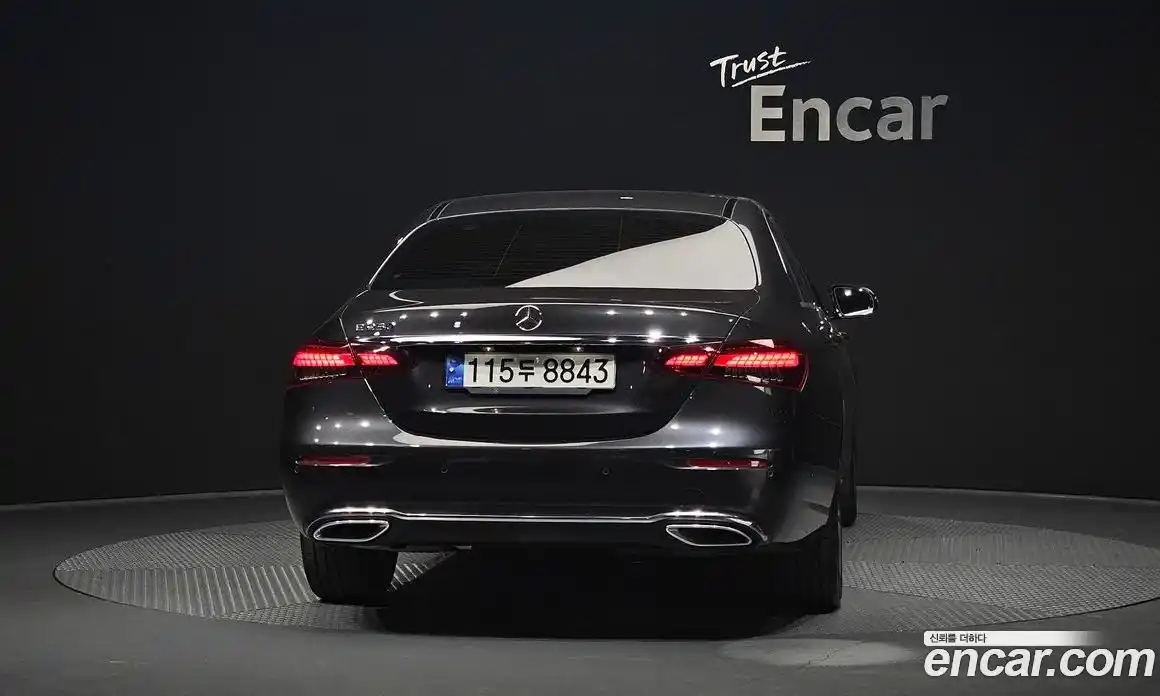 Mercedes-Benz E-Class 2021 2.0 гидро, фото 4