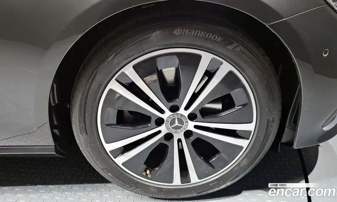Mercedes-Benz E-Class 2021 2.0 гидро, фото 5
