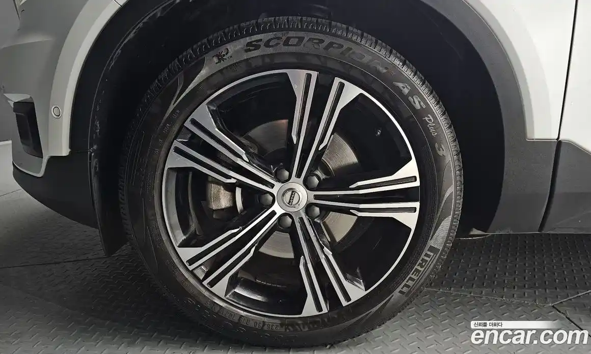 Volvo XC40 2019 2.0 гидро в Москве № 1132774, фото 5