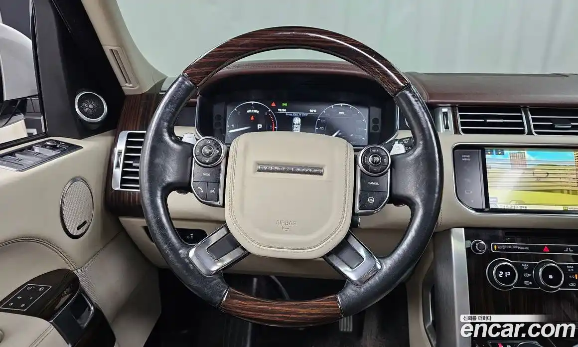 Land Rover Range-Rover 2015 4.4 гидро в Москве № 1136978, фото 13