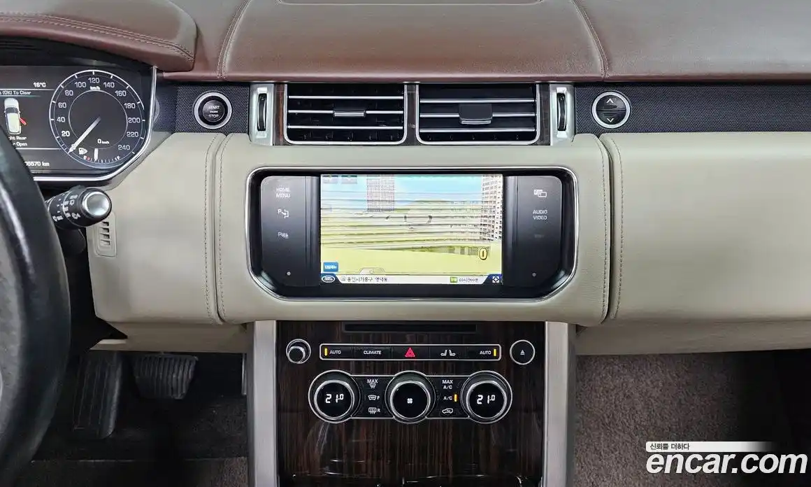 Land Rover Range-Rover 2015 4.4 гидро в Москве № 1136978, фото 14