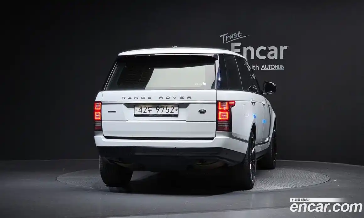 Land Rover Range-Rover 2015 4.4 гидро в Москве № 1136978, фото 4