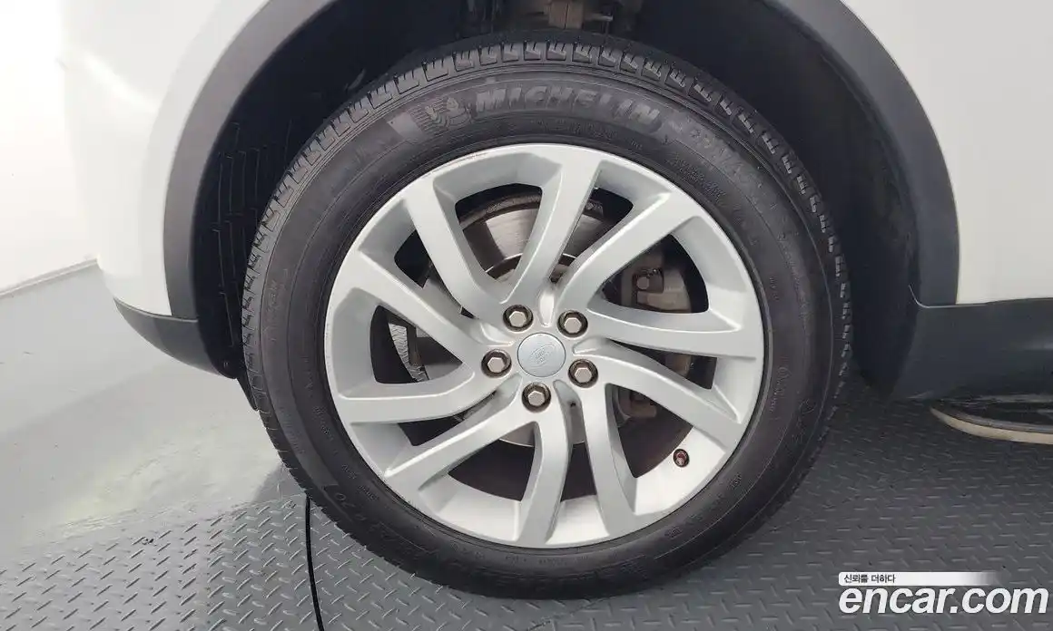 Land Rover Discovery 2017 3.0 гидро в Москве № 1137524, фото 5