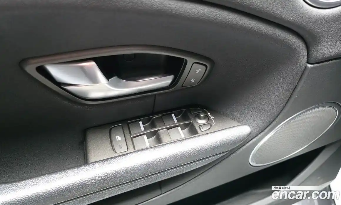 Land Rover Range-Rover Evoque 2017 2.0 гидро в Москве № 1137644, фото 18