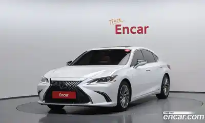 Lexus ES, 2018