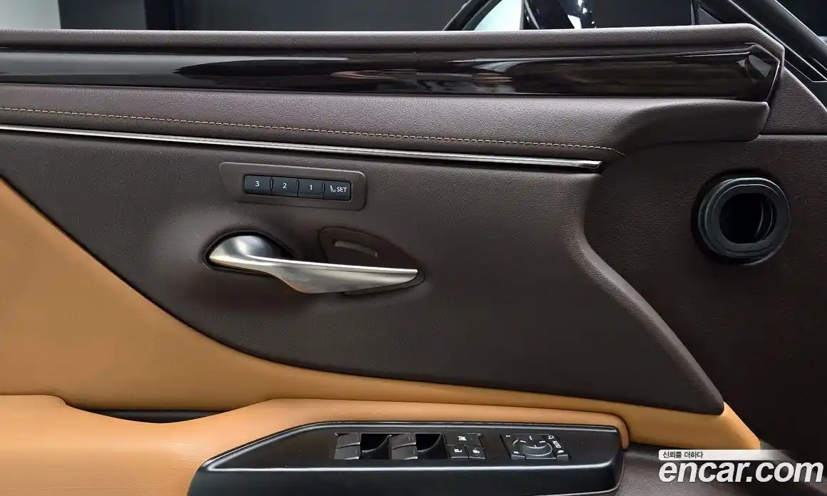 Lexus ES 2018 2.5 гидро в Москве № 1138665, фото 17