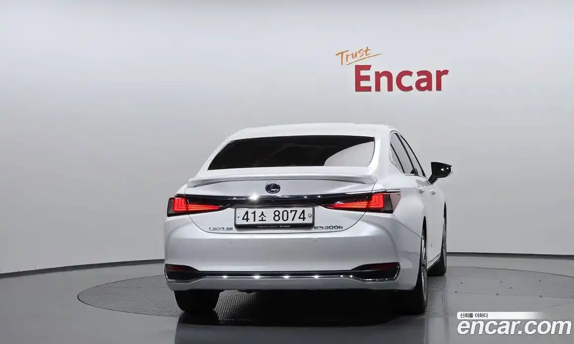 Lexus ES 2018 2.5 гидро в Москве № 1138665, фото 4