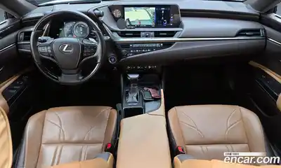 Lexus ES 2018 2.5 гидро в Москве № 1138665, миниатюра 7