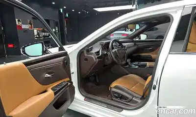 Lexus ES 2018 2.5 гидро в Москве № 1138665, миниатюра 10