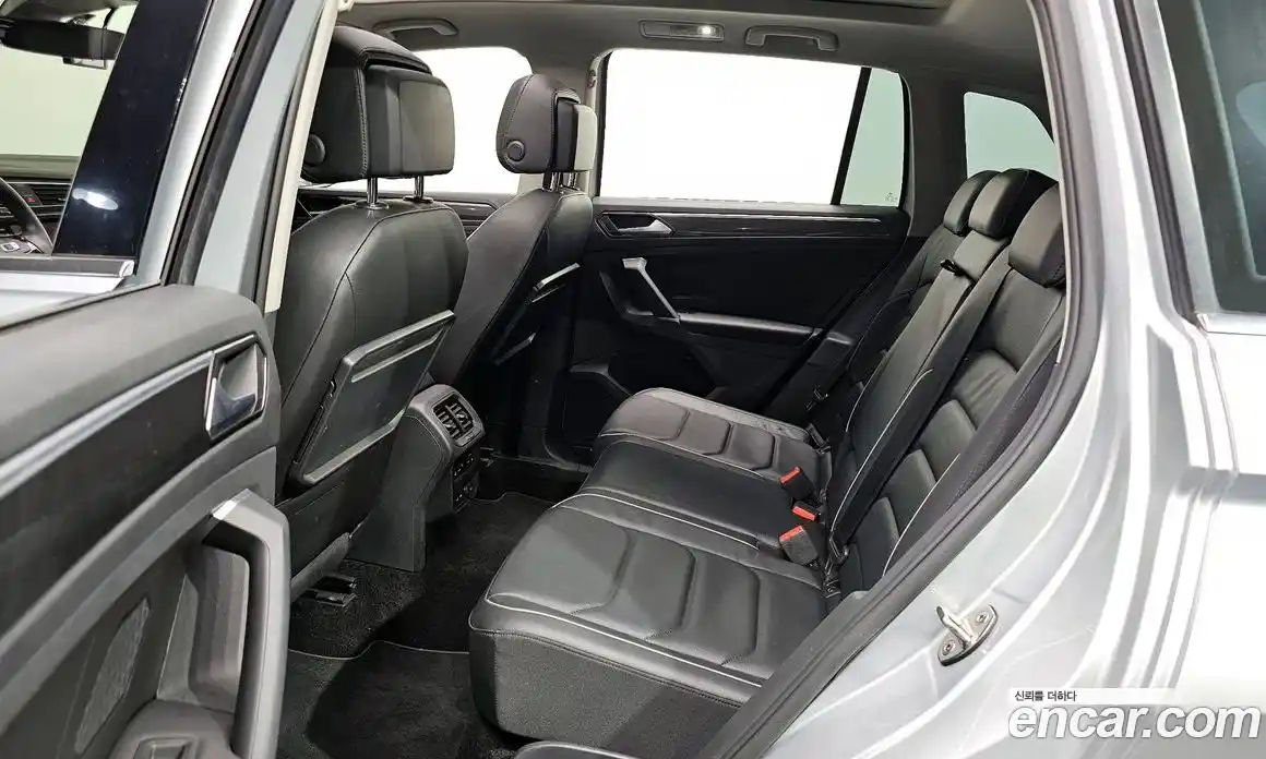 Volkswagen Tiguan 2018 2.0 гидро в Москве № 1139049, фото 12
