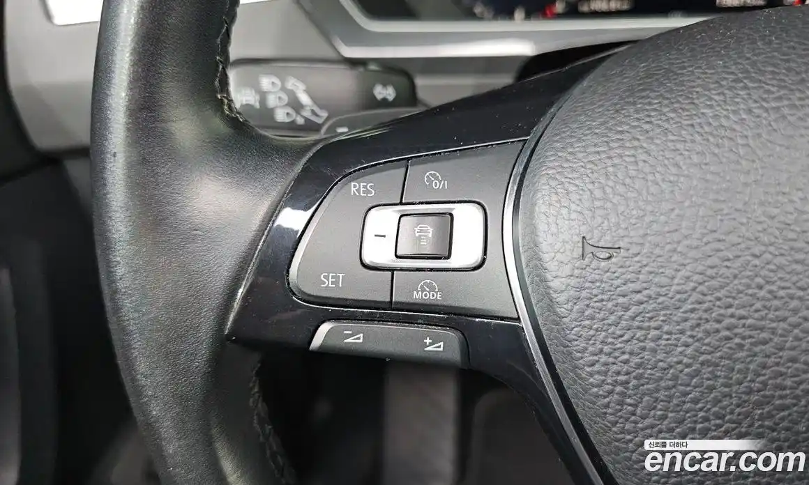 Volkswagen Tiguan 2018 2.0 гидро в Москве № 1139049, фото 19