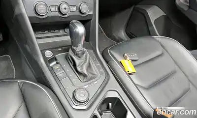 Volkswagen Tiguan 2018 2.0 гидро в Москве № 1139049, миниатюра 9