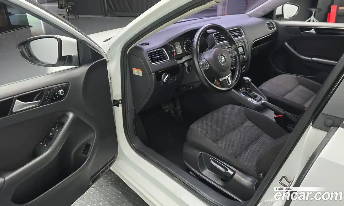 Volkswagen Jetta 2014 1.6 гидро в Москве № 1139111, фото 11