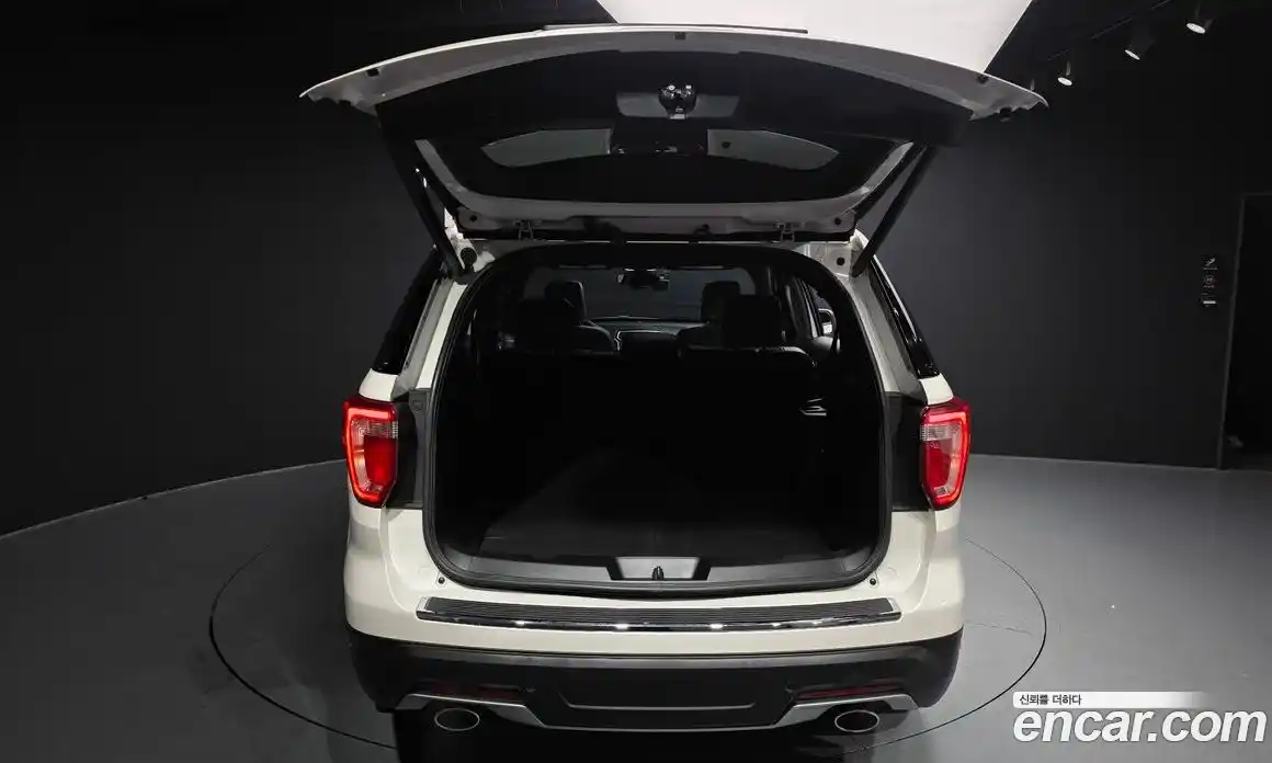 Ford Explorer 2018 2.3 гидро в Москве № 1139464, фото 20