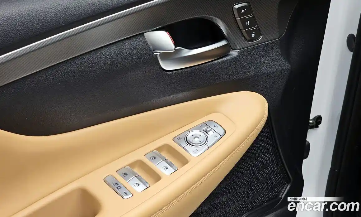 Hyundai Santa Fe 2023 2.5 гидро в Москве № 1141734, фото 16