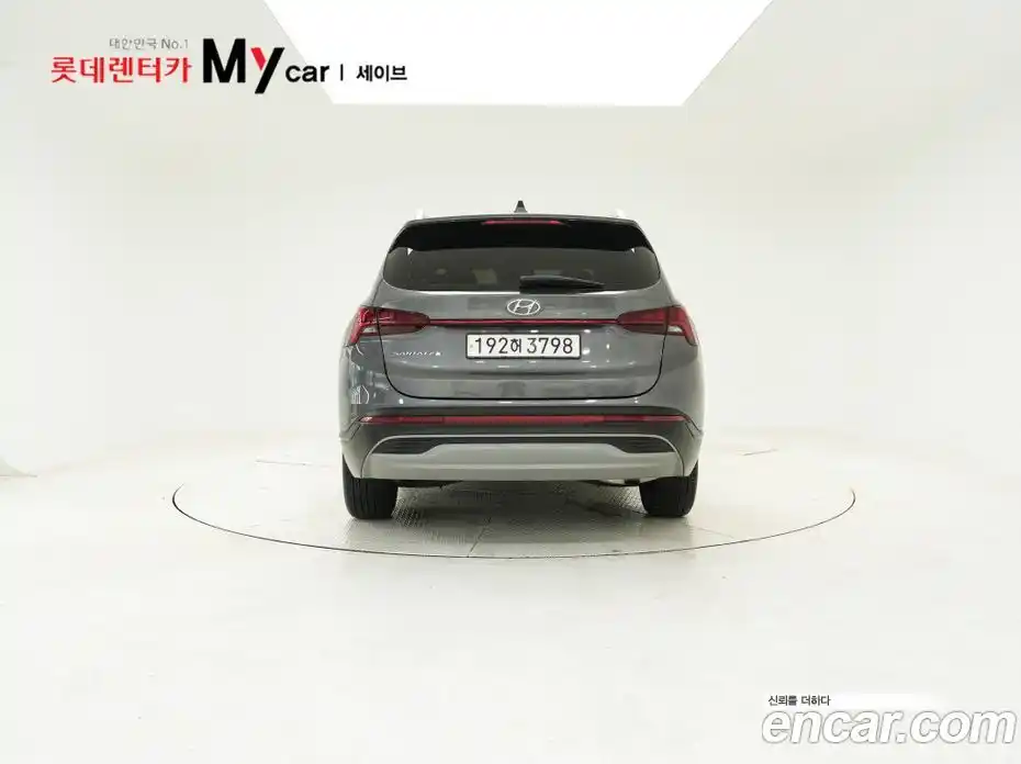 Hyundai Santa Fe 2023 2.5 Автомат в Москве № 1142798, фото 4