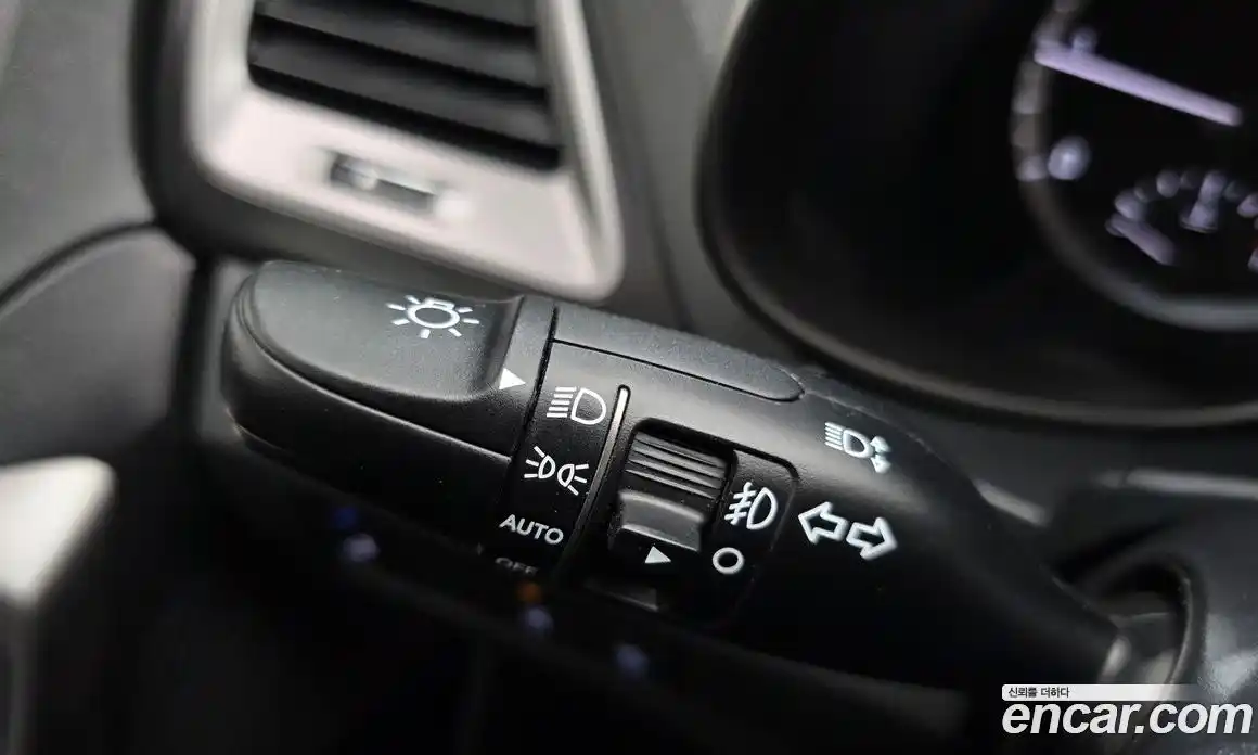 Hyundai Santa Fe 2017 2.0 гидро в Москве № 1142821, фото 16