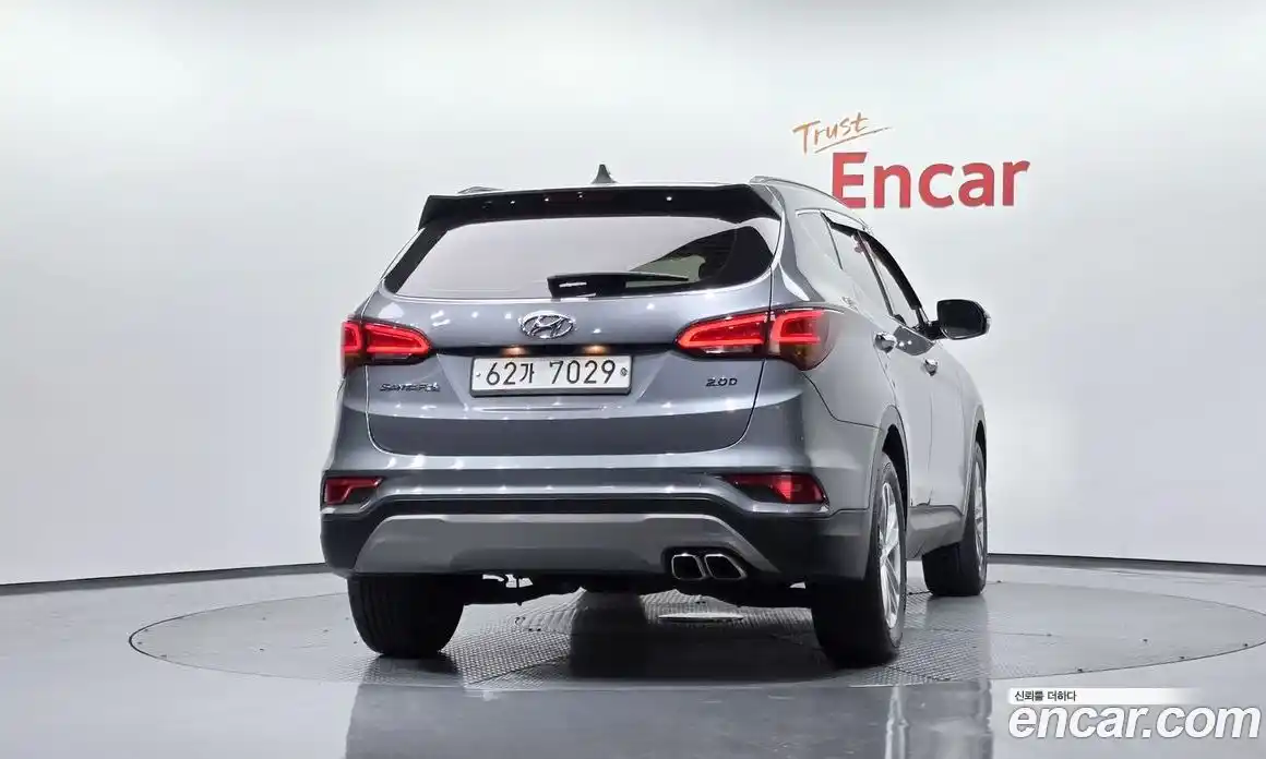 Hyundai Santa Fe 2017 2.0 гидро в Москве № 1142821, фото 3