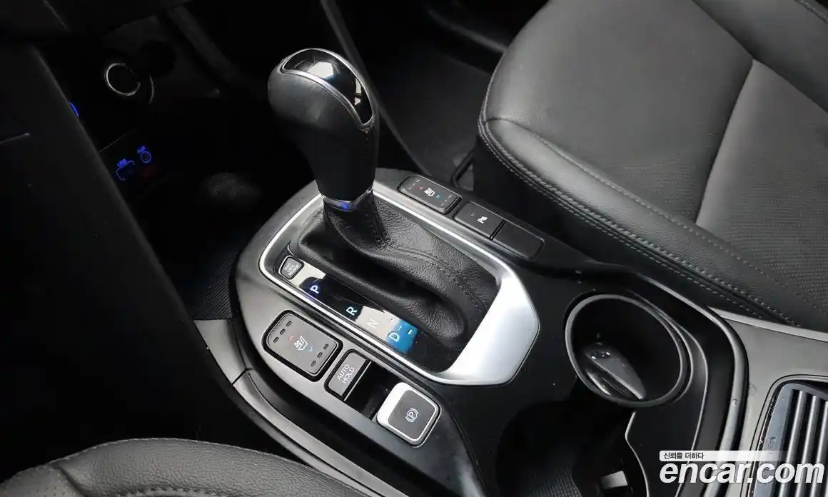Hyundai Santa Fe 2017 2.0 гидро в Москве № 1142821, фото 8