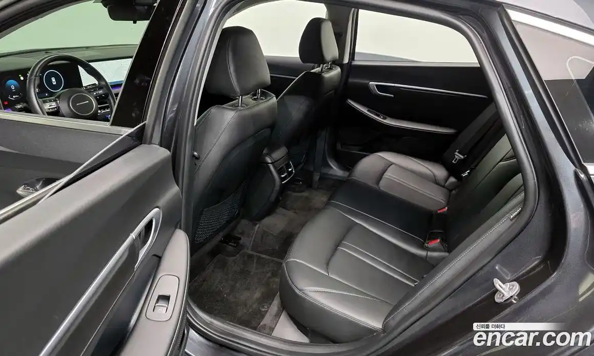 Hyundai Sonata 2023 2.0 Автомат в Москве № 1142876, фото 12