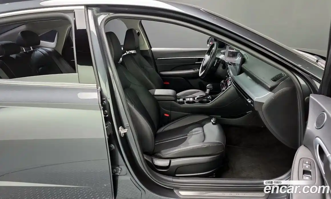 Hyundai Sonata 2023 2.0 Автомат в Москве № 1142876, фото 10