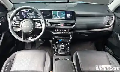 Kia Seltos 2024 2.0 Автомат в Москве № 1143217, миниатюра 7