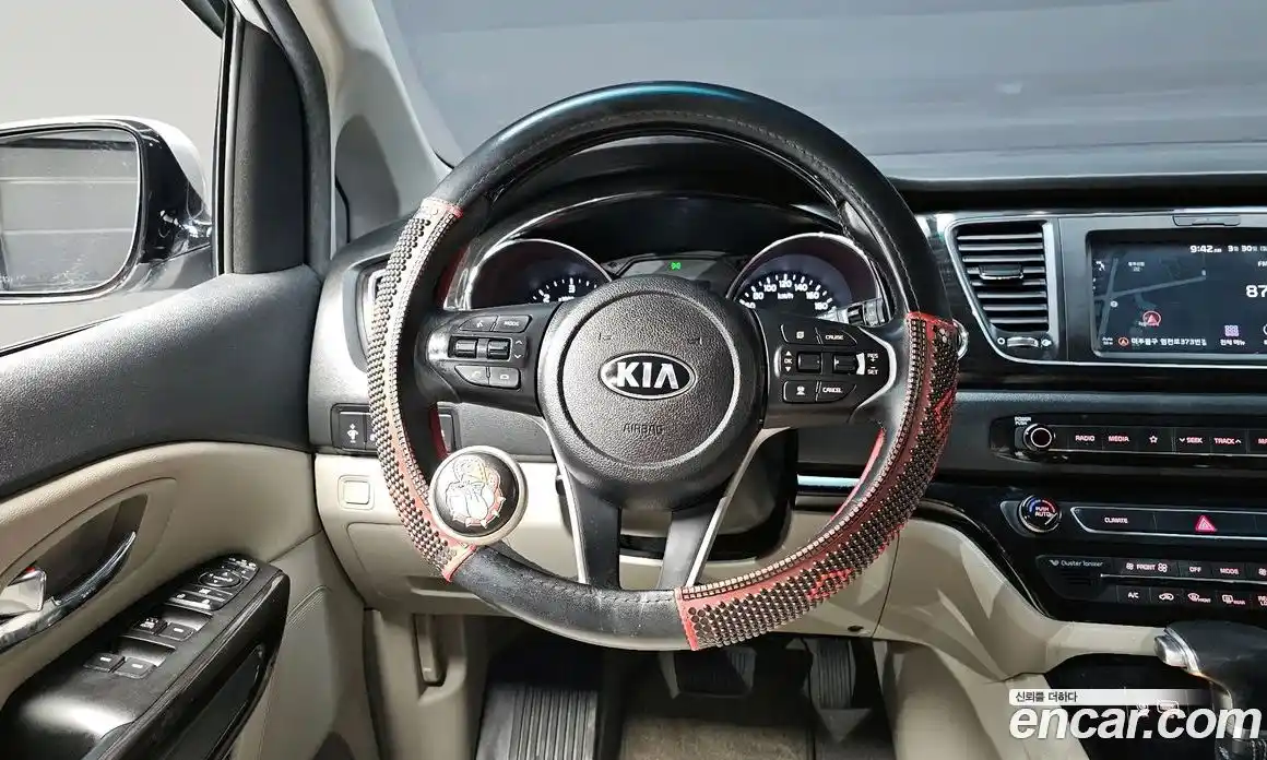 Kia Canival 2018 2.2 Автомат в Москве № 1143221, фото 14