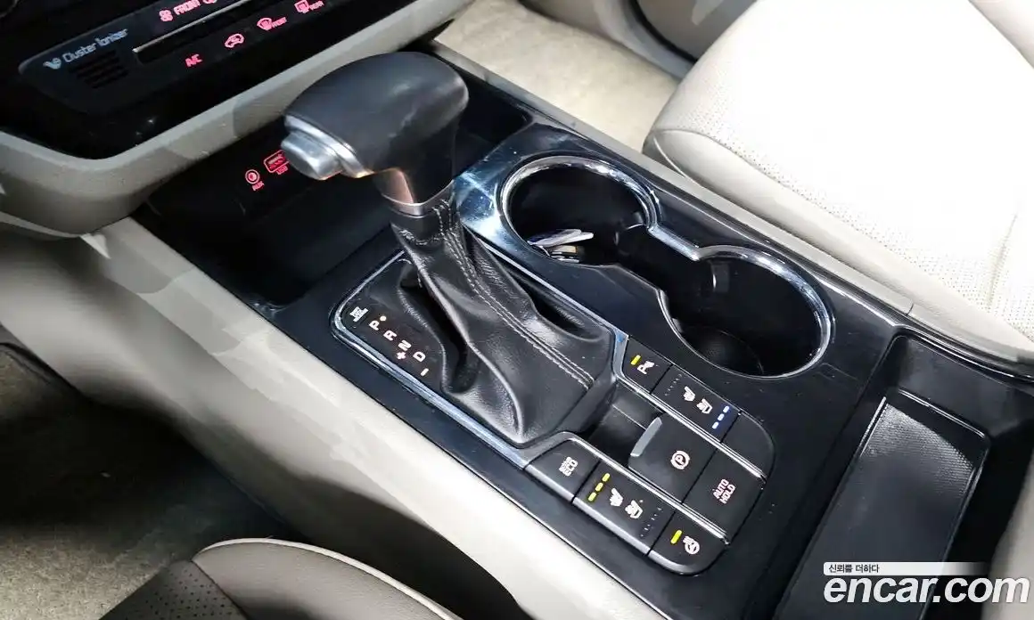 Kia Canival 2018 2.2 Автомат в Москве № 1143221, фото 9