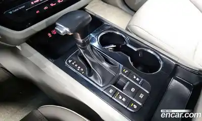 Kia Canival 2018 2.2 Автомат в Москве № 1143221, миниатюра 9