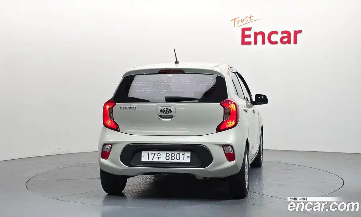 Kia Morning 2018 1.0 Автомат в Москве № 1143347, фото 4