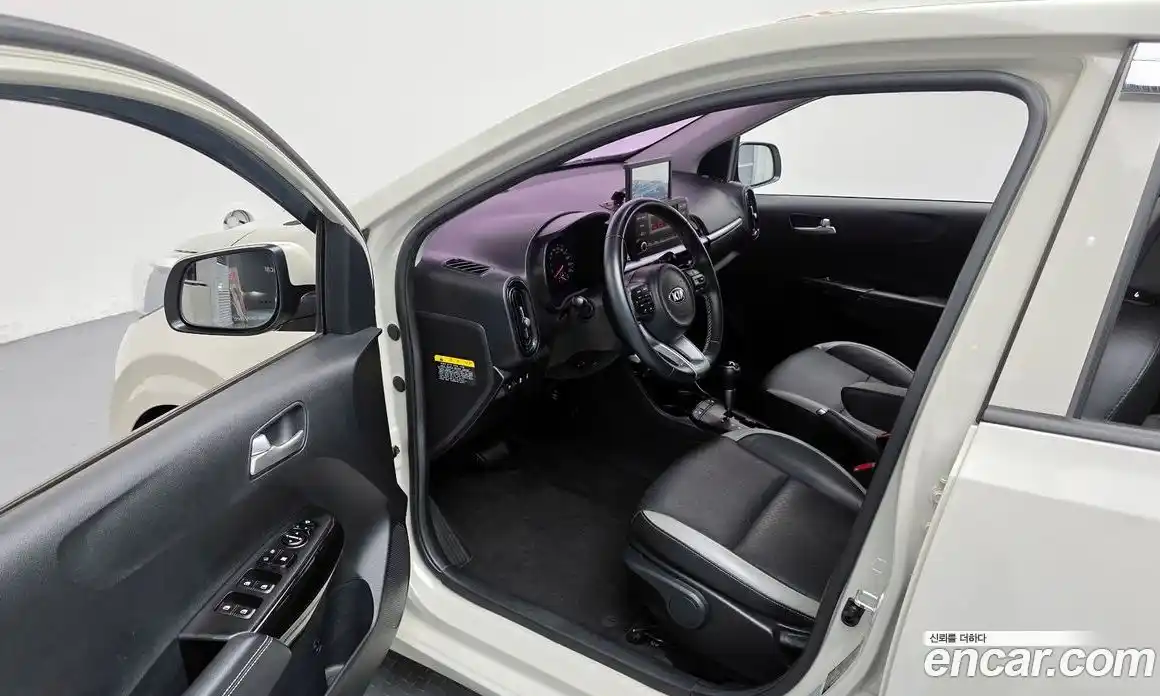 Kia Morning 2018 1.0 Автомат в Москве № 1143347, фото 10